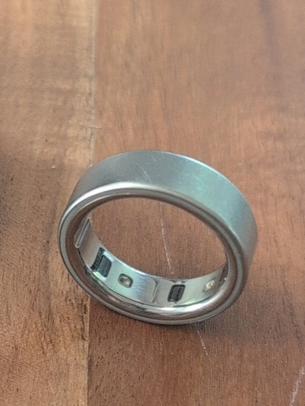 Oura Metallic Silver Smart Ring. Size 11 W/ Travel Charger